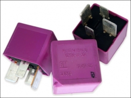 Klicken um zu vergrößern Relais 12V 30A GM 90494959 V23136-J4-X24 Opel 6238543 Saab 9-5